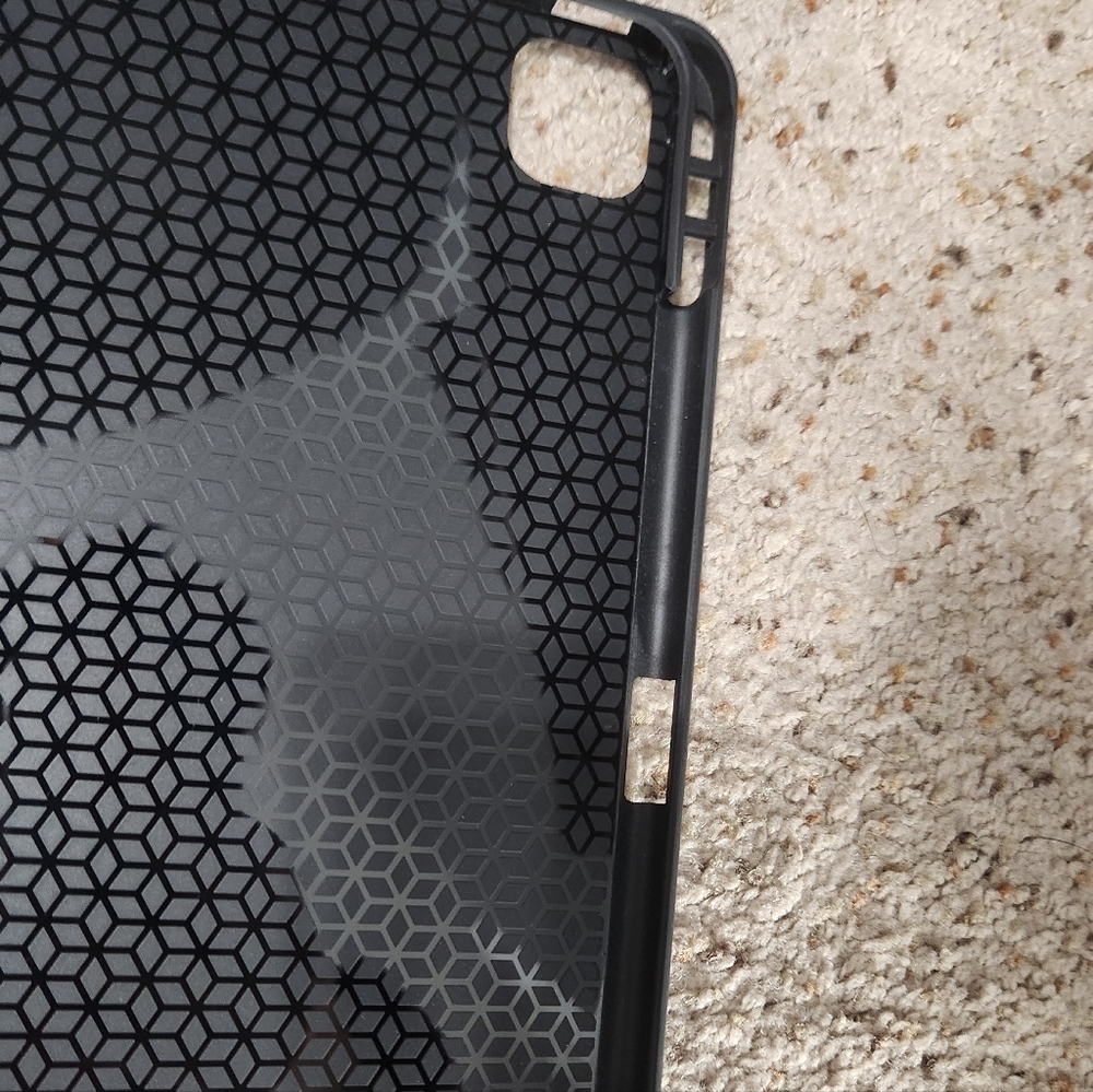 iPad Pro 12.9 Black Case (5th/6th Gen) - Picture 7 of 9